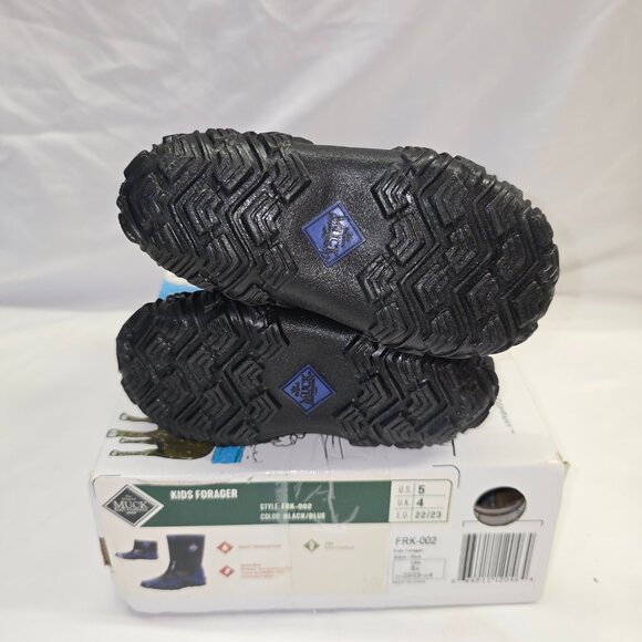 Muck Boot Company Kids Forager Boot in Black/Blue, Size 5k, NIB - Picture 3 of 8